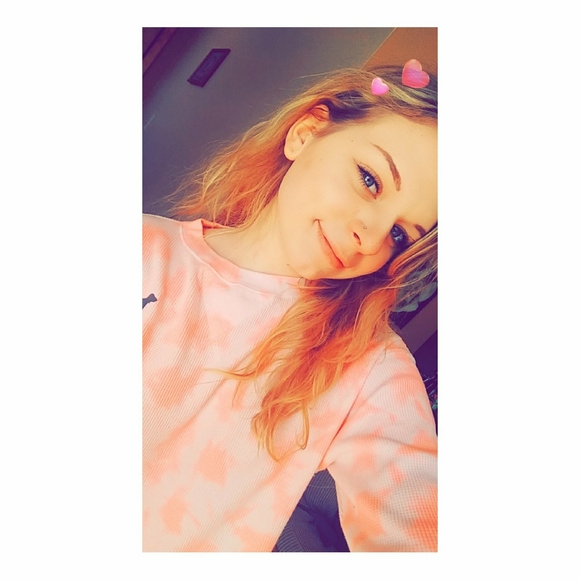 Meet your Posher, Sabrina - Picture 1 of 1